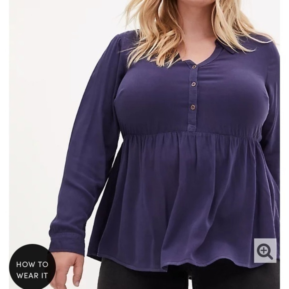 NWT Torrid size 1 navy peplum shirt